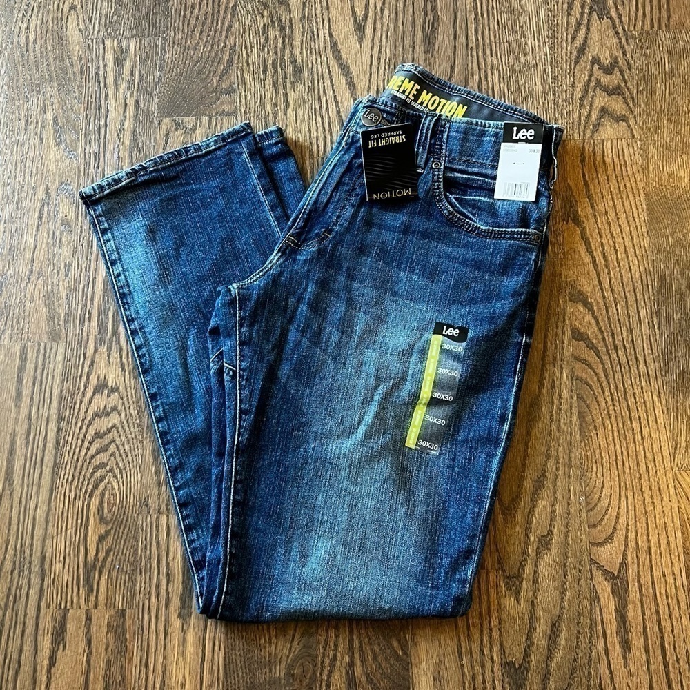 NWT Lee extreme motion straight fit tapered leg 30 x 30 jeans - Picture 3 of 6